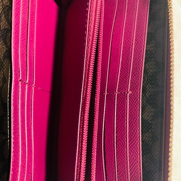 Wallet - Picture 2 of 2